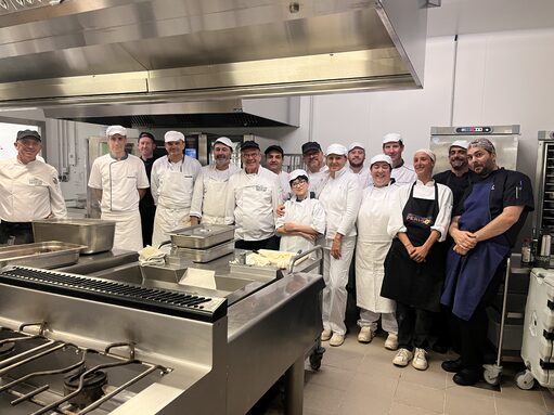 les pieds dans le plat.jpeg